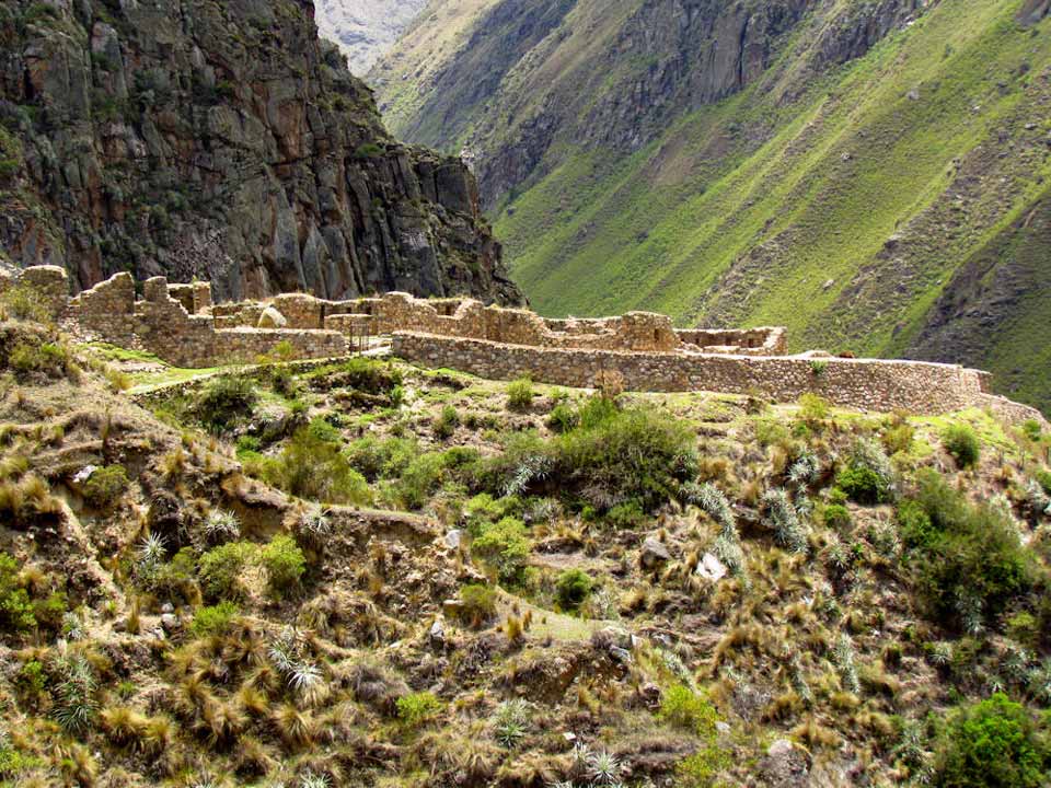 Willka Raqay Ruins - Inca Trail to Machu Picchu