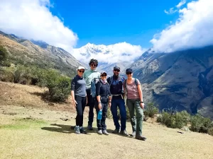 group along salkantay trek