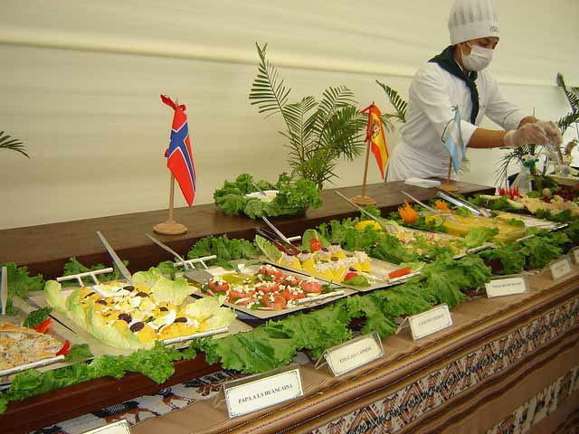 buffet dinner in Peru 18 days luxury 